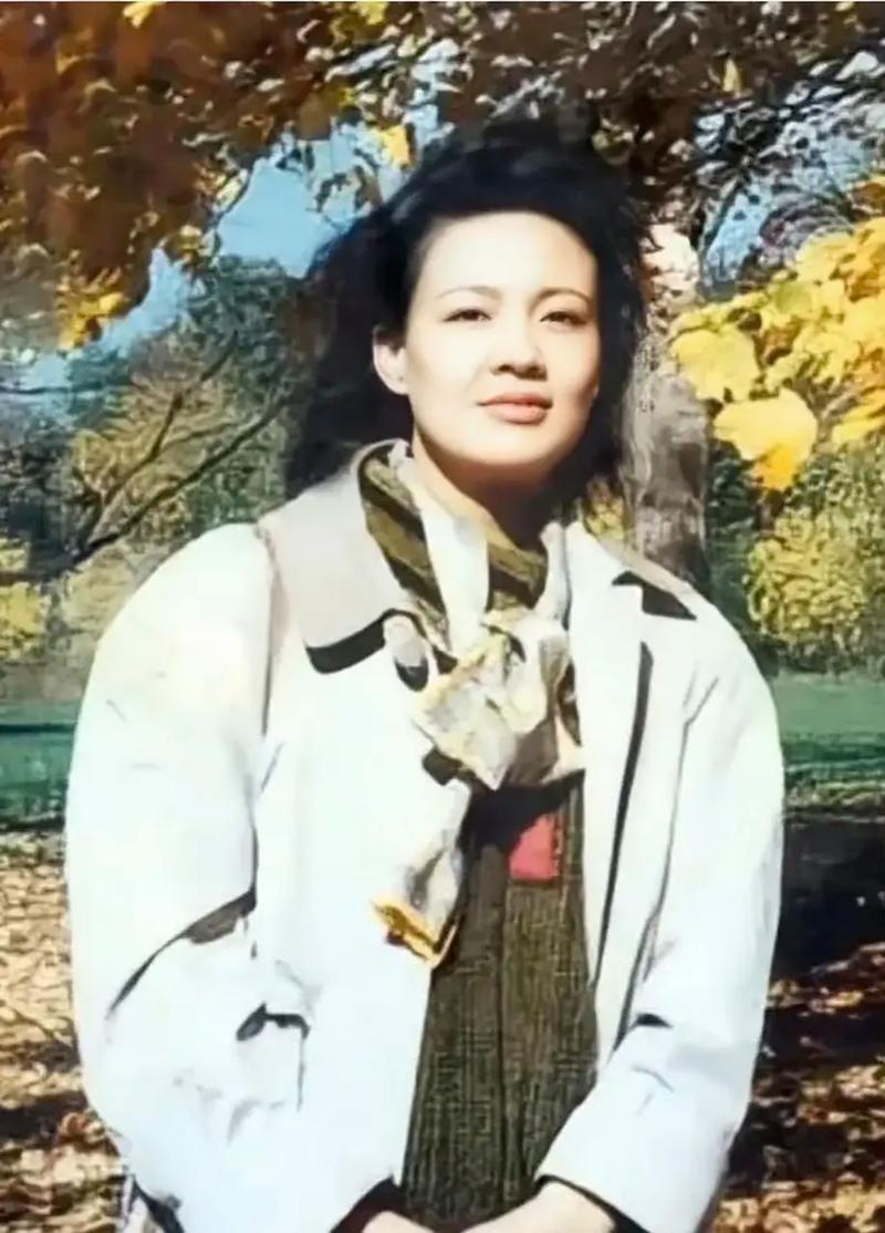 有人骂张兰小市民

好多人一说张兰，就觉得她咋咋呼呼，像个市井大妈。可你要是知道