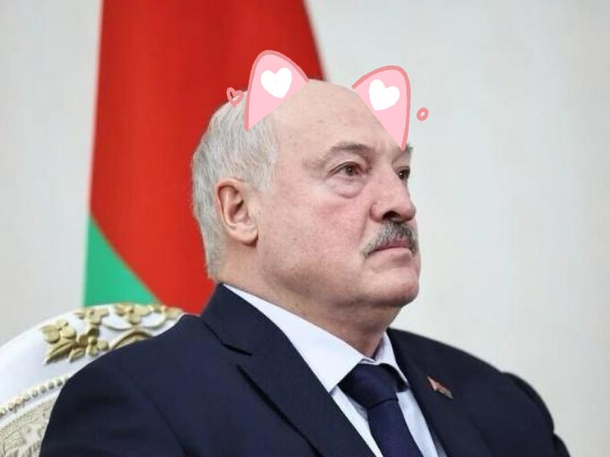 俄乌冲突的僵局里突然炸出个重磅声音，白俄总统在接受美媒采访时把话说得毫不客气，声