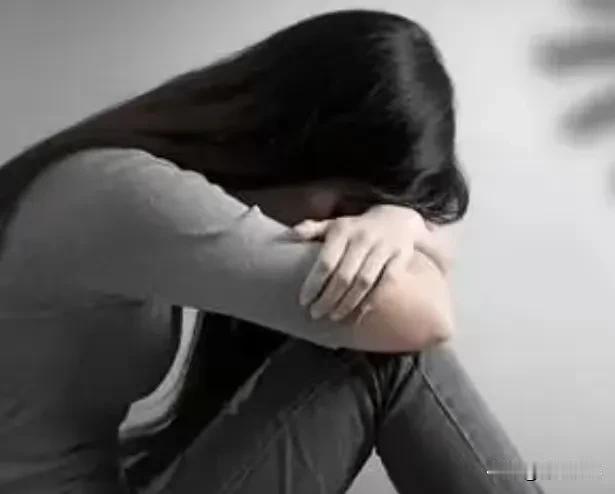 河北，一名17岁女生，主动请假离校，和前男友碰面，两人一起吃饭、自愿前往酒店开 
