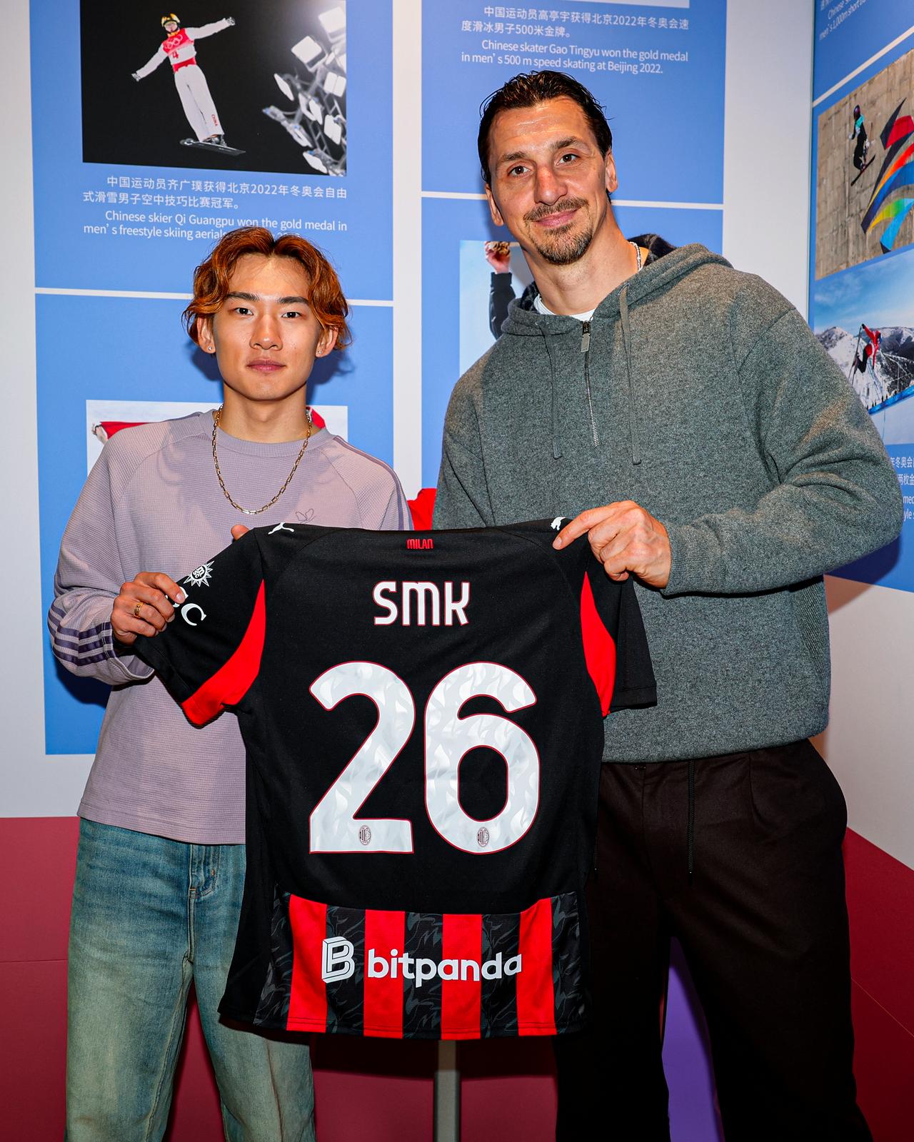 当伊布遇见苏翊鸣❤️🖤 

是舍我其谁的霸气，也是挑战极限的无畏⚽️🏂 
