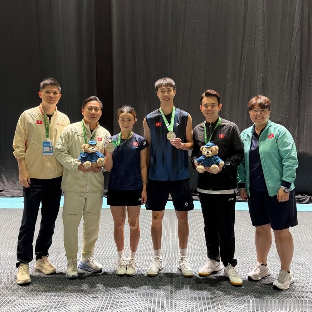 香港羽毛球隊混雙組合陳延澤／吳芷柔日前於澳門公開賽奪得亞軍，寫下兩人合作以來最佳