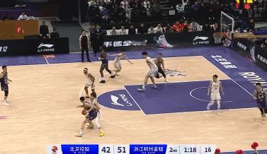 余嘉豪大帽桑普森，桑普森随后就完成复仇
北京时间1月13日，浙江与北控的比赛进行