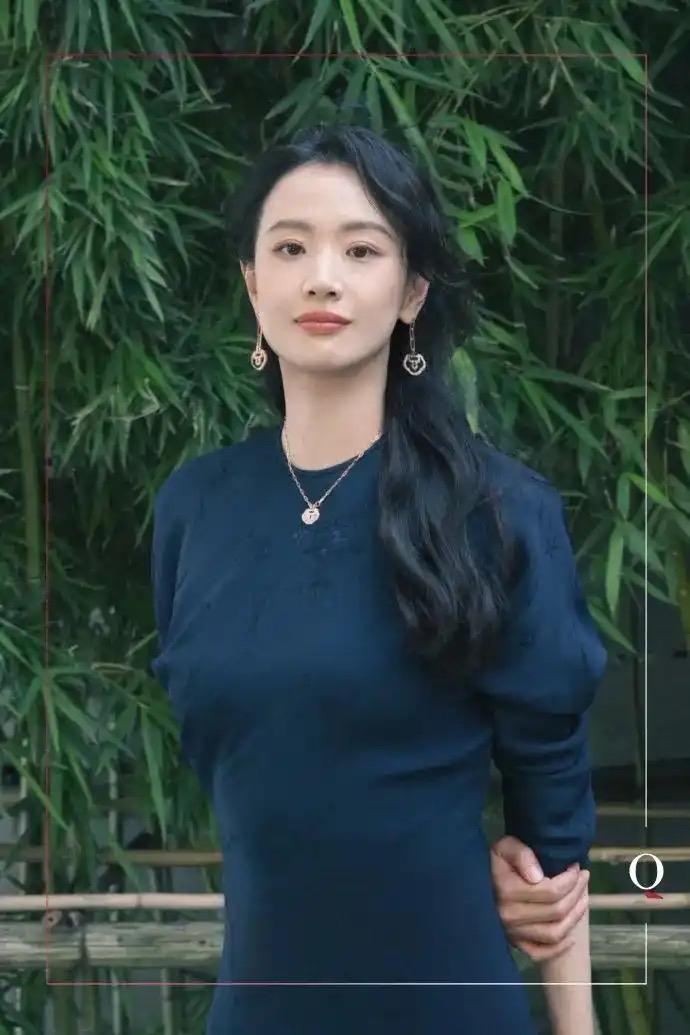 演员李梦搬到杭州“安家”：找了个院子种菜，一个月租金几千块。她的演技，绝对影后级