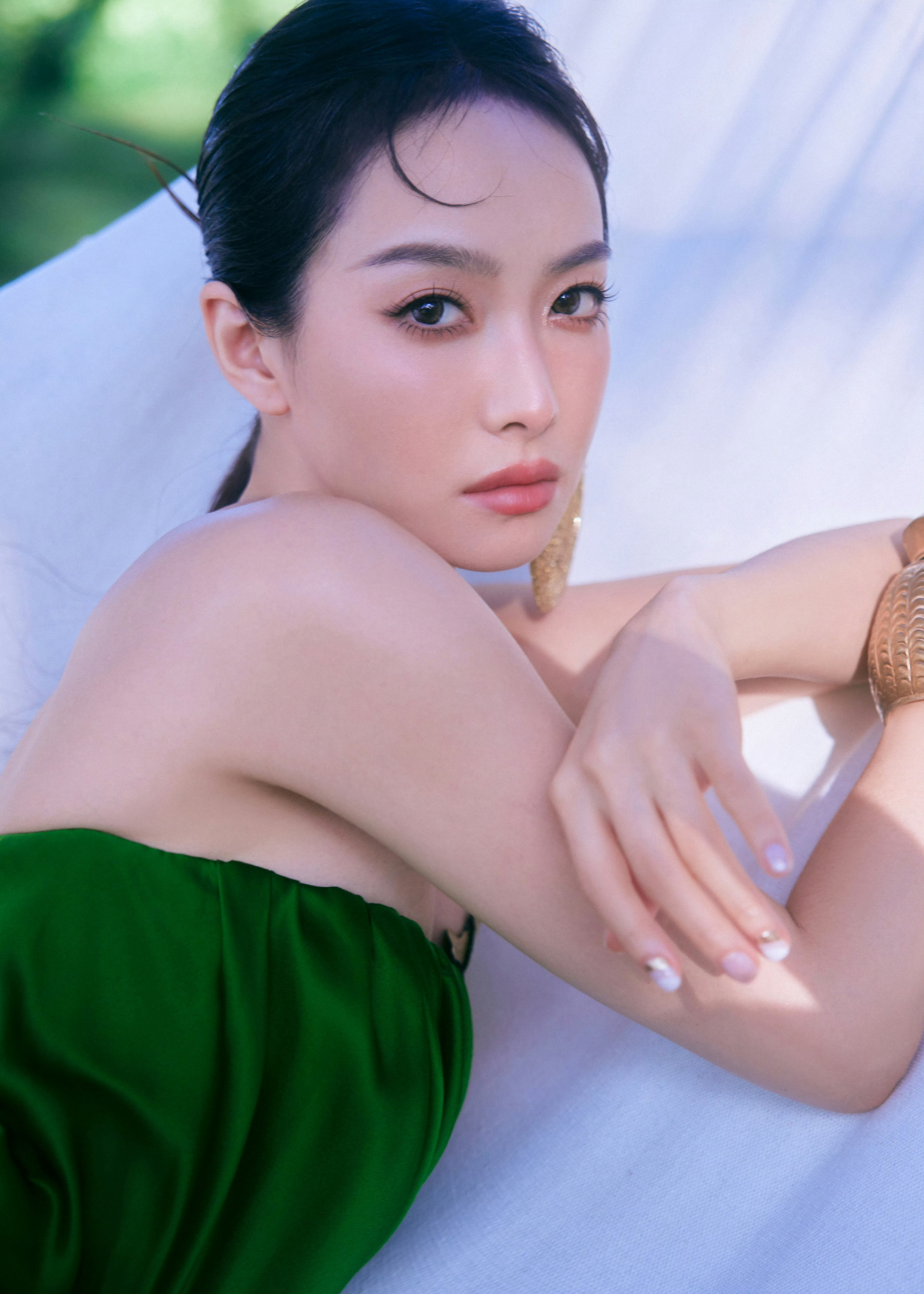 宋茜vogue海边假日 绿裙造型💚 ​​​