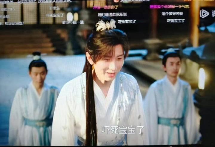 成毅赴山海今晚二创井喷了任海涛导演评论区被粉丝冲了[融化]全是吐槽不会拍的…… 