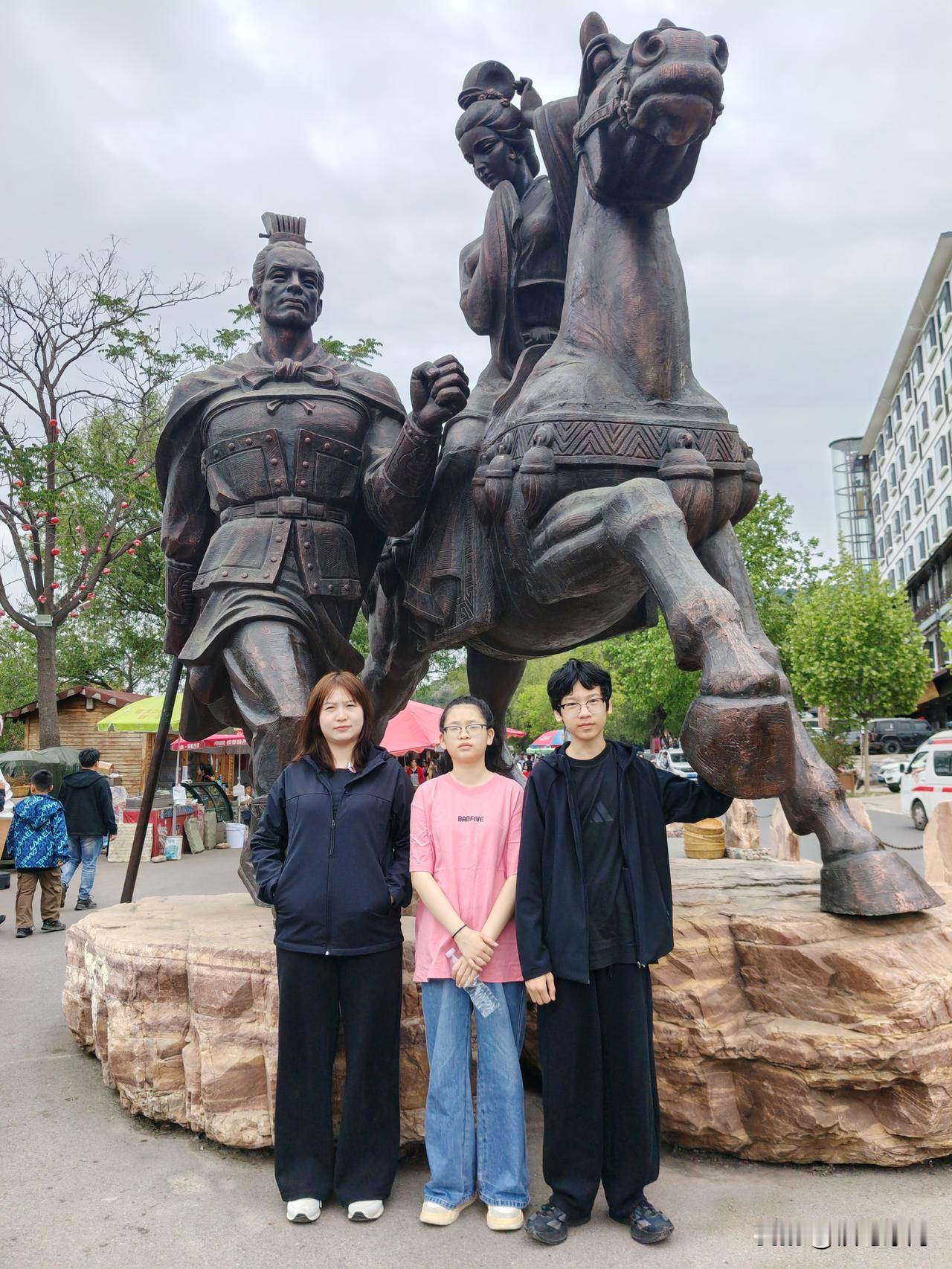 五一出行的感受就是一个字，堵。

早起出门还觉得路上没车，上了大广高速后，车辆渐