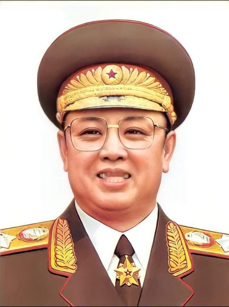 🔴 1942年2月16日，朝鲜劳动党总书记、朝鲜劳动党中央军事委员会委员长，朝