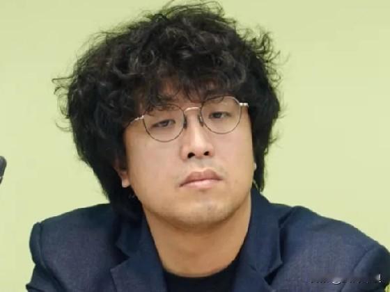 建议公安机关
悬赏擒拿台独分子
沈伯扬之流
此事交给
台湾人来办

要让台独分子