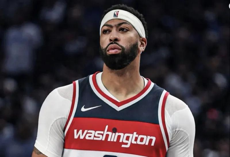 戴维斯一点儿都不担心自己在独行侠的未来！理由也很简单，他有合同在手！在近的报道中