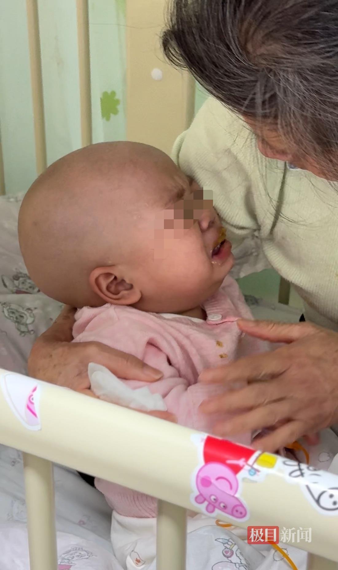 年仅八个月的萱宝身陷白血病折磨，化疗伤痛让幼小身躯承受无尽煎熬。
（个人观点仅供