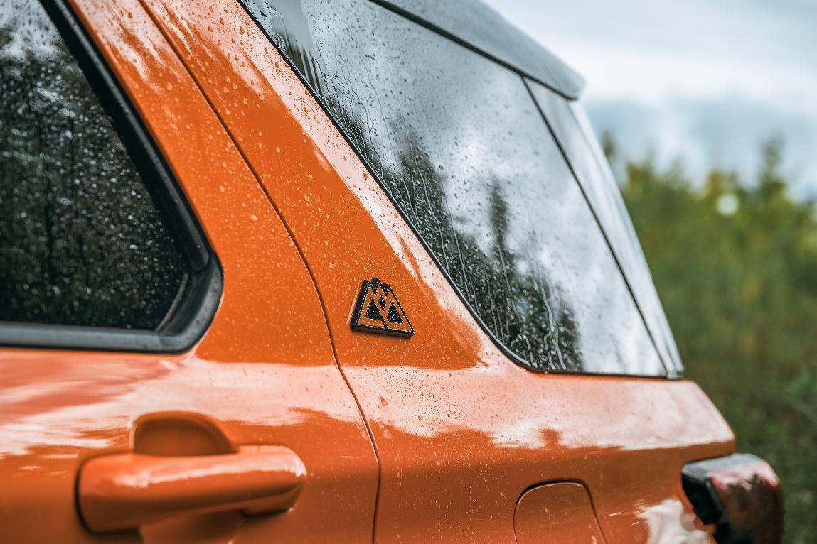 比城市越野更攒劲？5座/2.3T动力，福特探险者推新版知嘹汽车/费德户外探险圈又