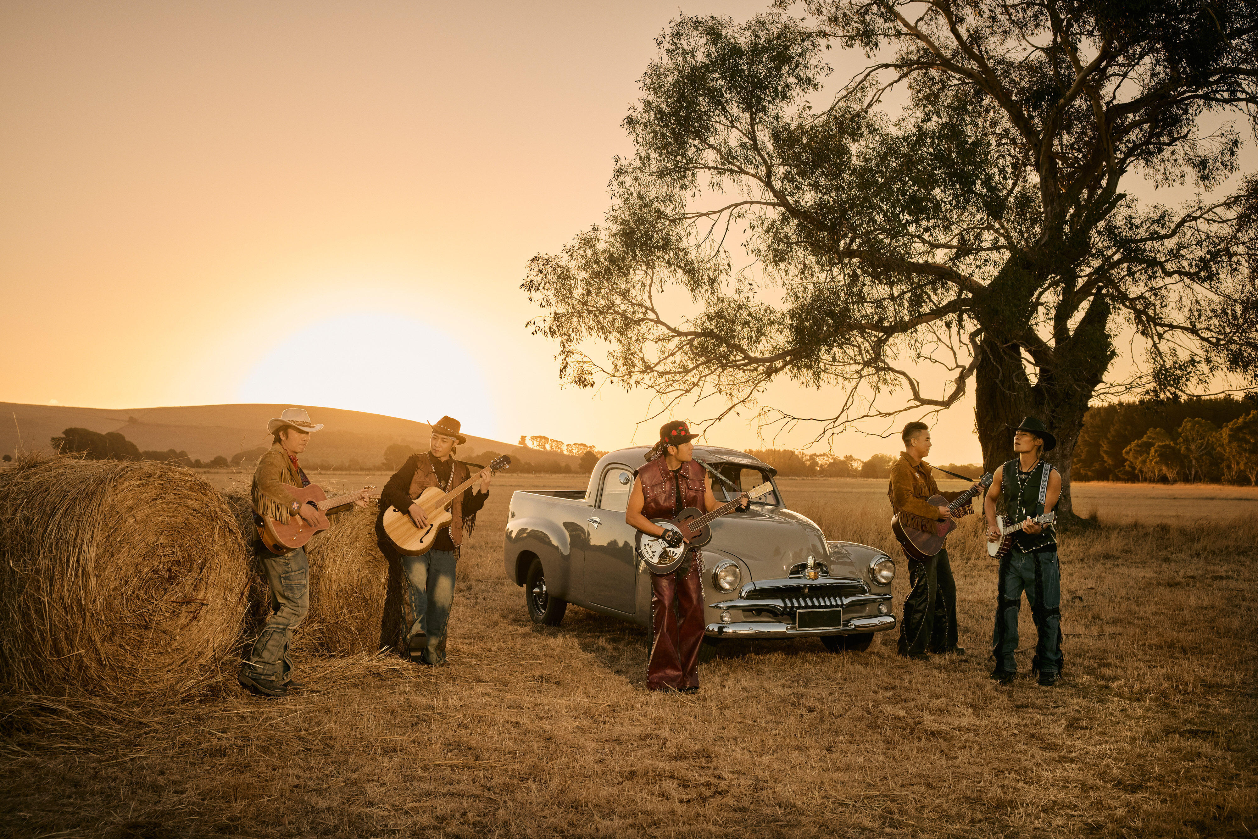 周杰伦《乡间的路》MV来了！「昆凌叔叔正面照」曝光 周杰伦新专辑太阳之子 前4支