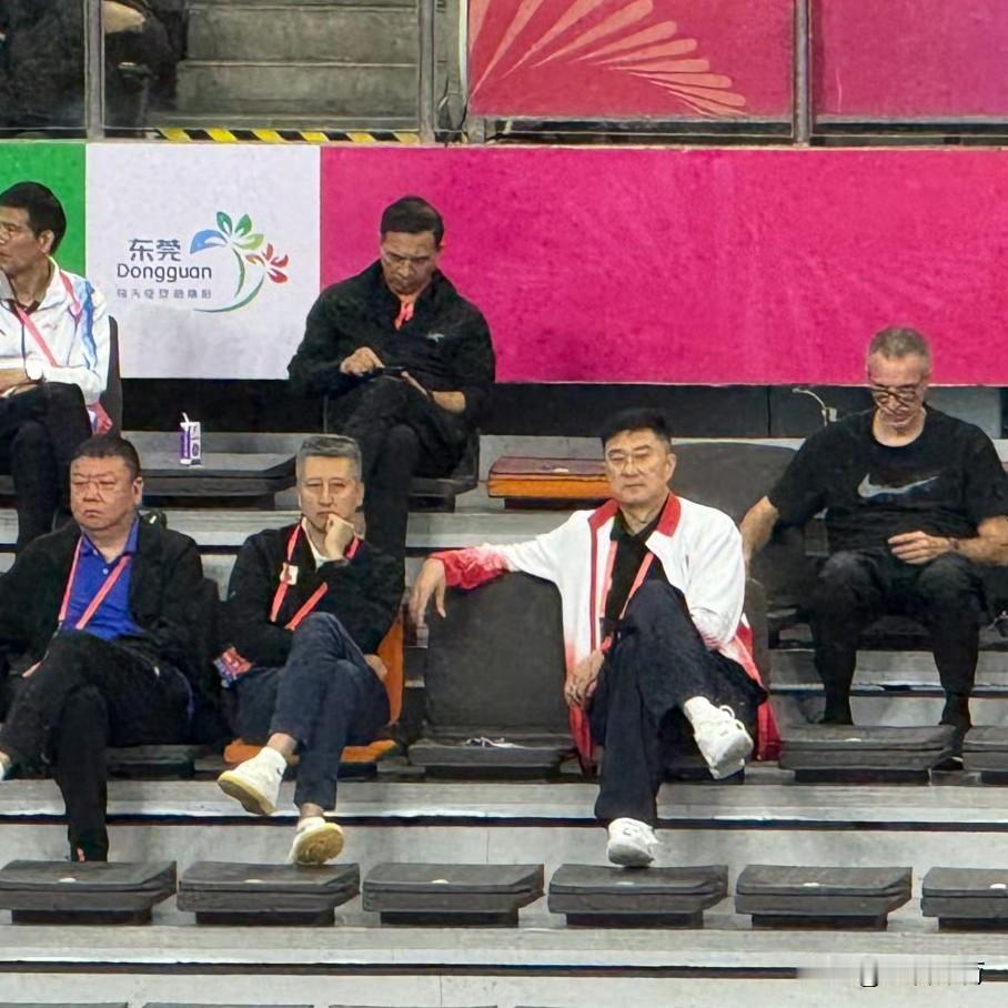 做为东道主，广东篮球这次全运会真是投入巨大。
男篮、女篮全部摘金了。

广东男篮