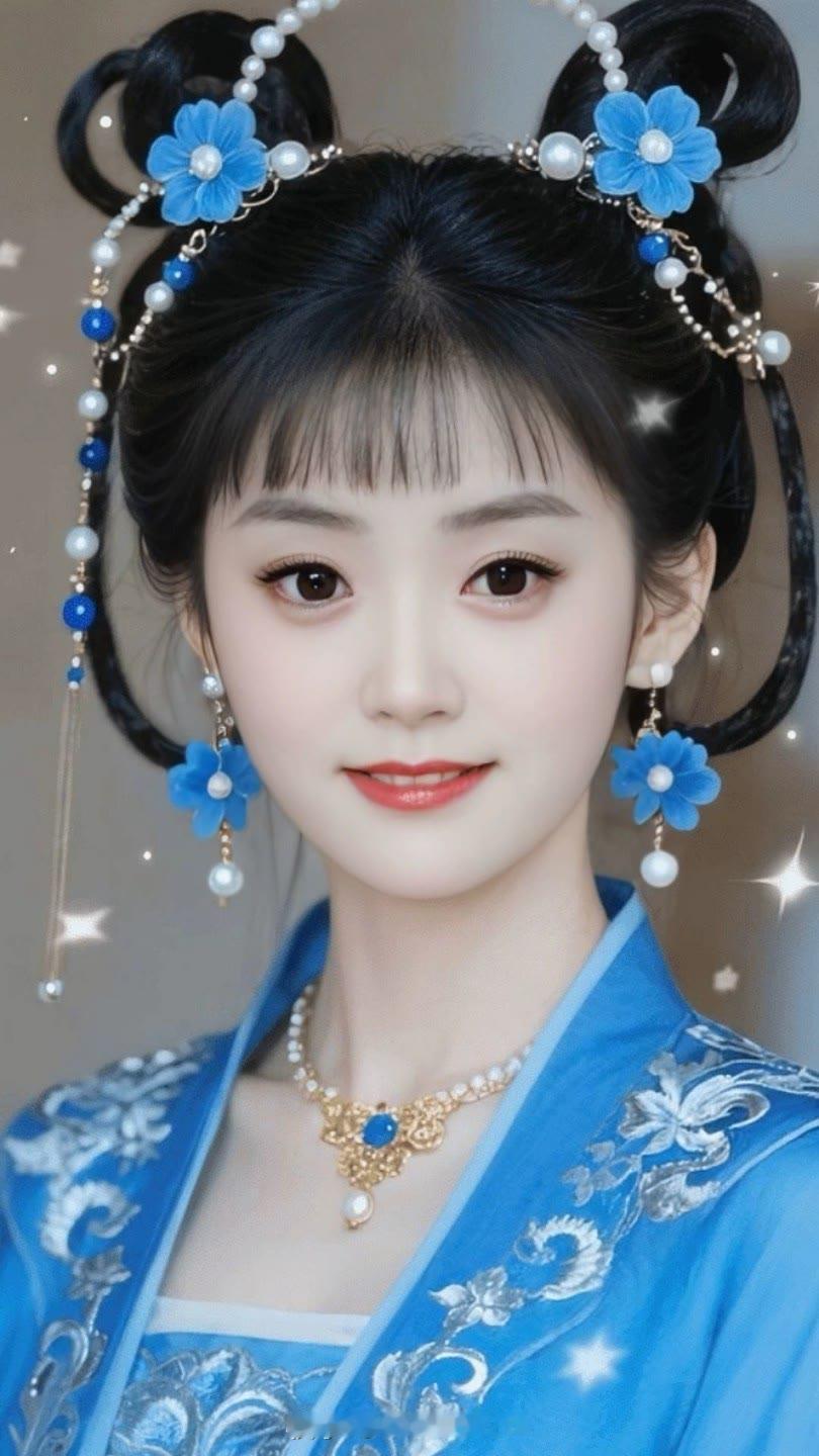 惊艳的古典美人，蓝衣花饰，宛如画中仙子