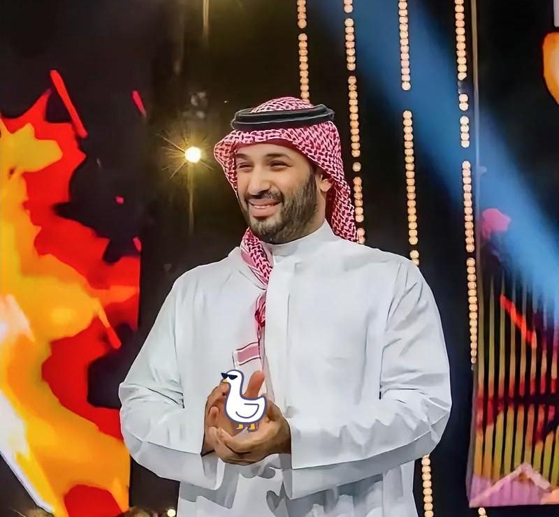 红海油轮扎堆延布，

沙特管道快撑爆了，

胡塞导弹瞄上第二艘船。

最近25艘