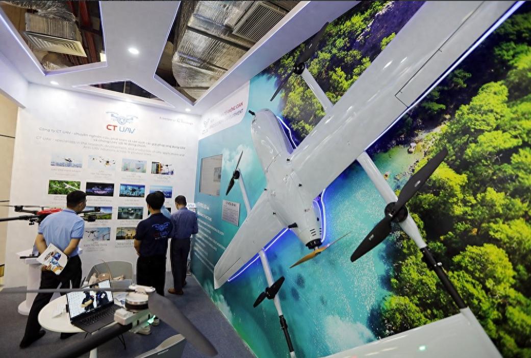 泰国突然宣布了

1 月 7 日，泰国央行发布报告称，由于出口疲软、债务高企和旅