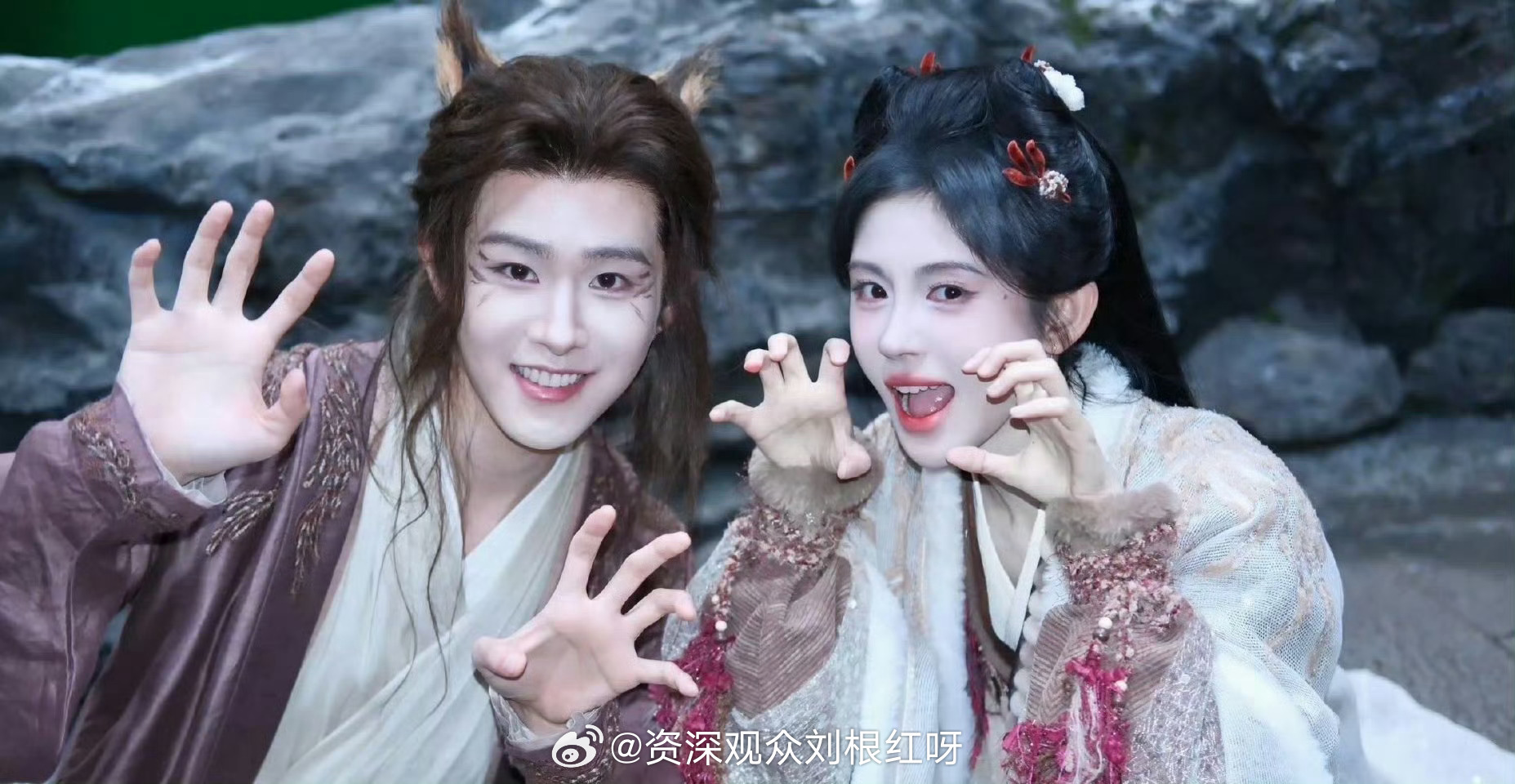 月鳞绮纪角色cp一边为世界寄露的宿命感疯狂心动，一边被雾妄拾光磕到上头，月鳞绮纪