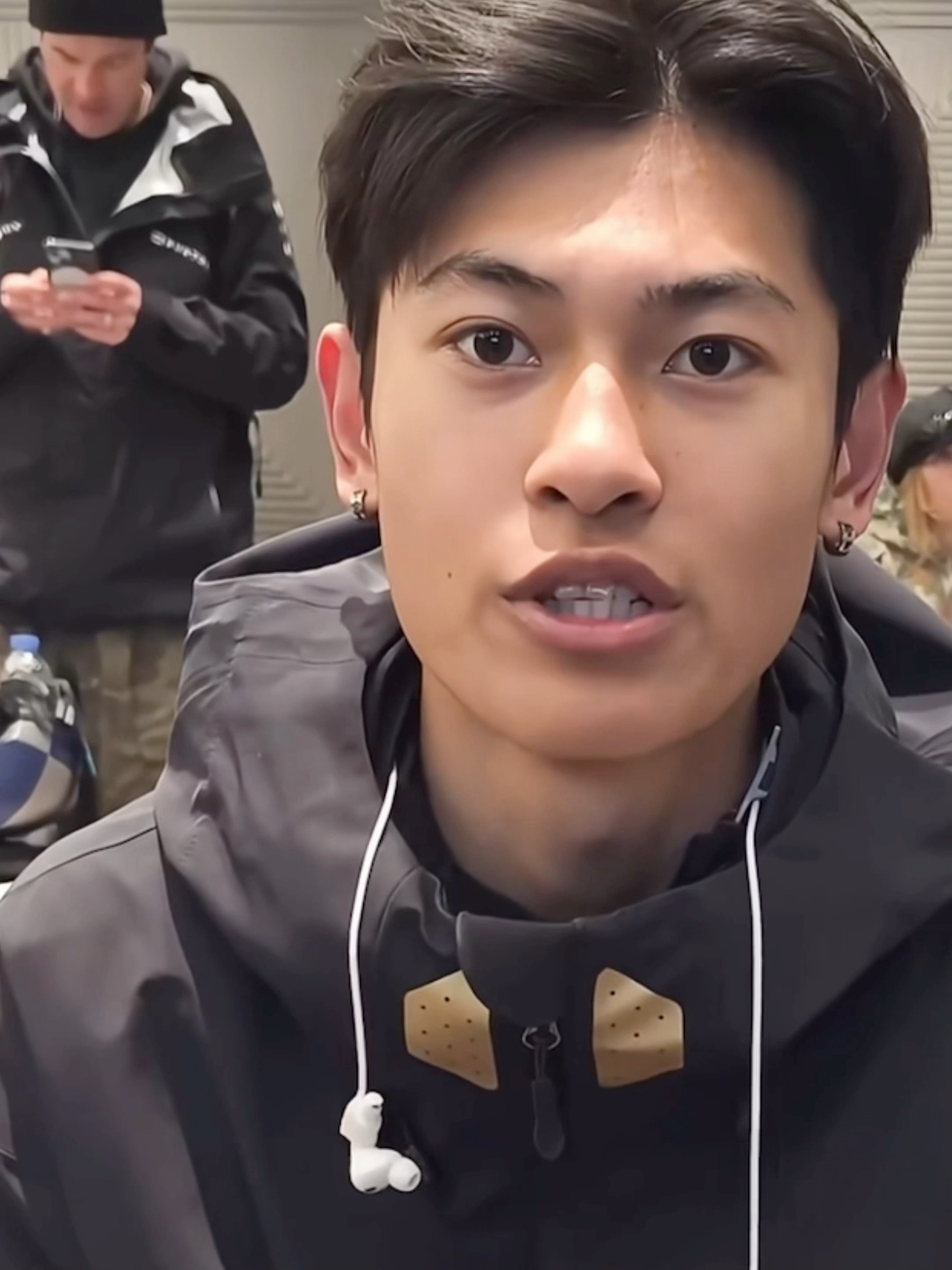 葛春宇 挺可爱一哥 … 