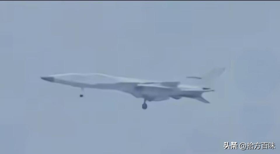 歼-8被改成了无人机，如何利用歼-8的性能特点发挥它的最大优势让人充满期待！
歼