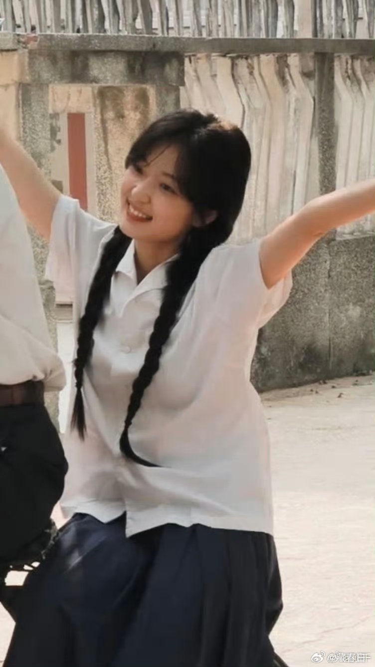 郭晓婷回复孙千孙千和郭晓婷的直播连线也太好嗑了！一上线就无视镜头开始做鬼脸交流，