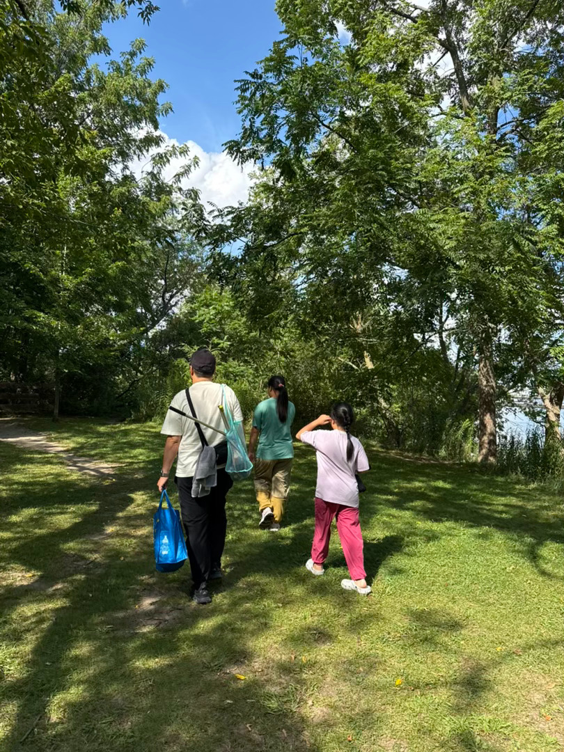 娃大了，不能管了。比如又米现在的穿搭，我经常看得眼前一黑，但没法干涉～这次来加拿