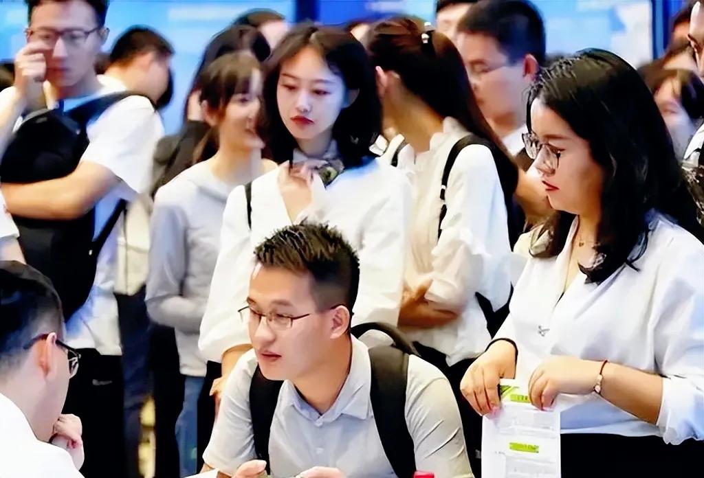 应届生报考体制内单位，是不是报考本省体制内单位要比外省的有优势呢？

确实会有这