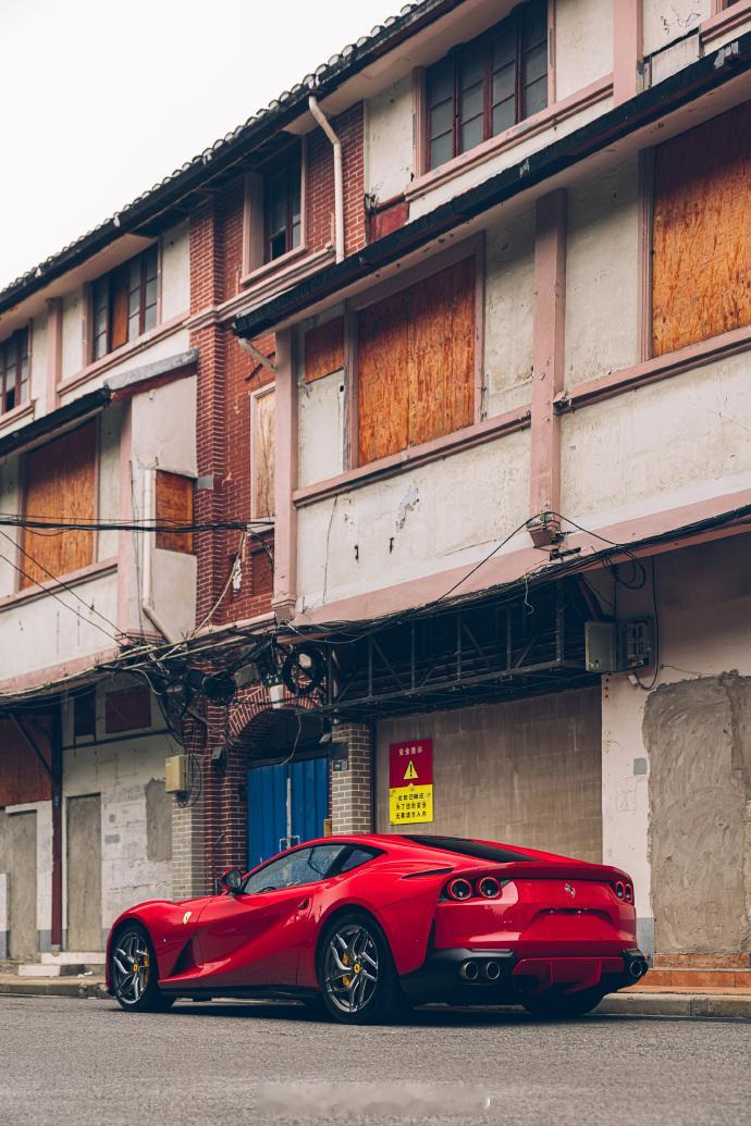 Ferrari 812 Superfast。 