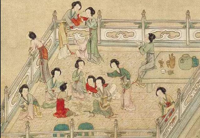 古代端午节的龙船
龙舟竞渡，江南一带亦称 “划龙舟”
江南一带水网密布，河流众多