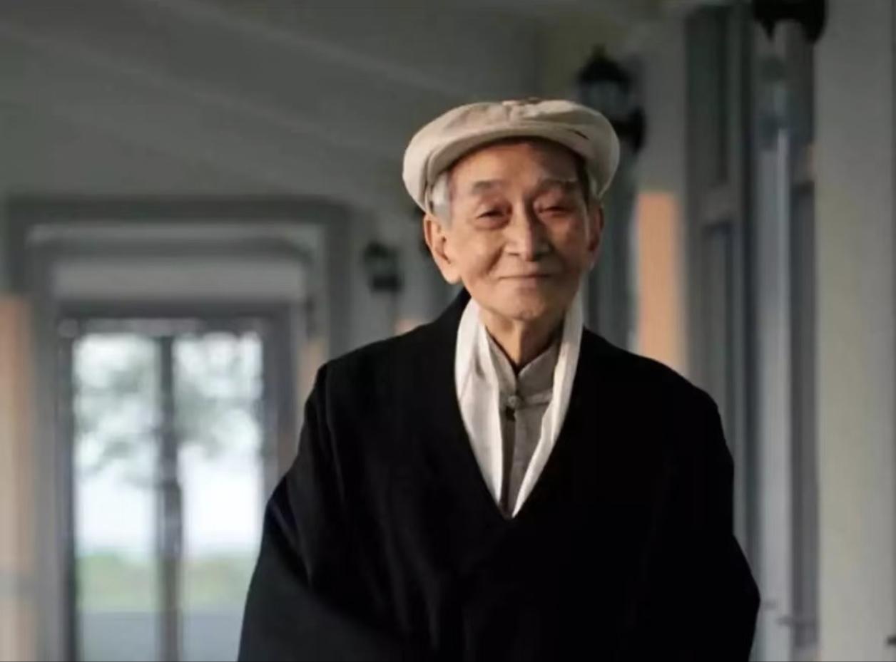 我们学佛不要被形式困住，一般人学佛，都先抓住一个宗教形态，就被绑住了。真正的佛法