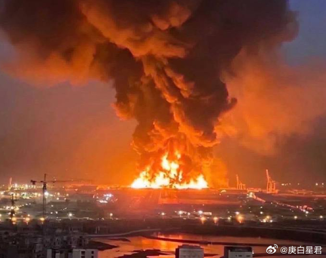 第9轮反击！伊朗战果显赫，美军航母90°急转弯，仍付出血的代价美以联手突袭伊朗本