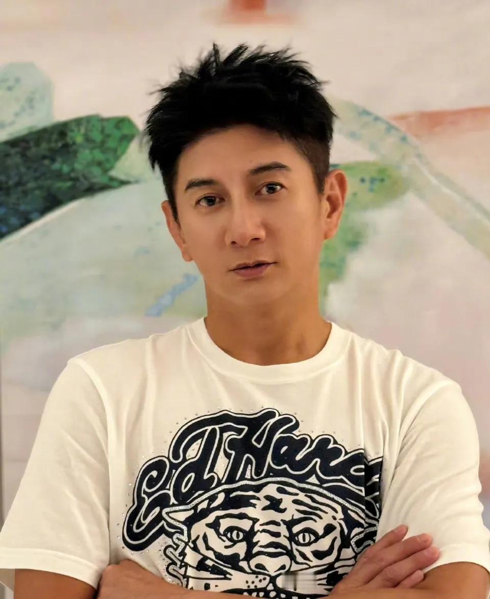 吴奇隆罕见发文！

6月25日下午，很久很久没有在网络上露面的吴奇隆罕见发文，不