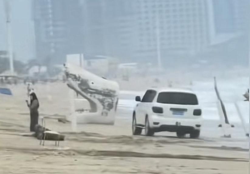 一女带四男开车在双月湾海边漂移炫技时你是心高气傲，车子抛锚泡水后你是生死难料。起