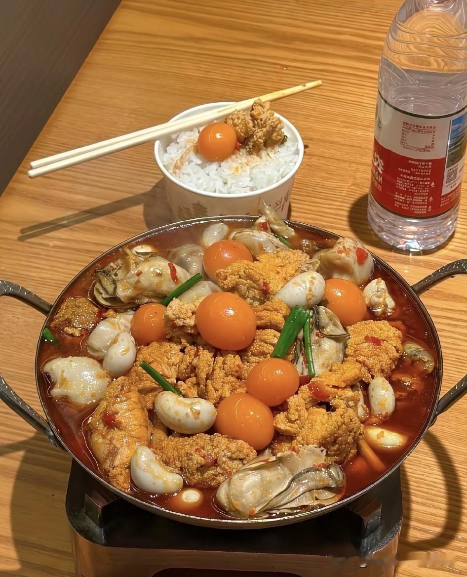 向外求认可，皆是心念不正；
向内求自洽，方是本心通透。
修一颗柔软的心，少点计较