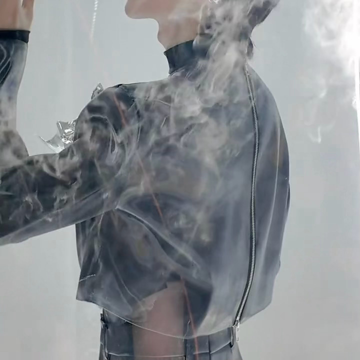 我看了好几遍都以为是腰[便便]我说这个衣服这么清凉吗我靠[单身狗] ​​​