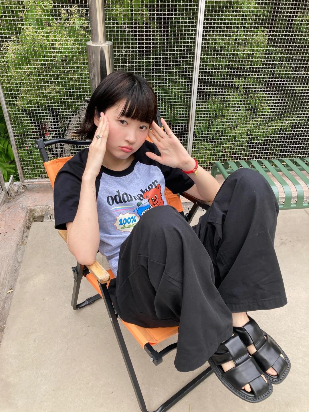 又去剪短了一点头发