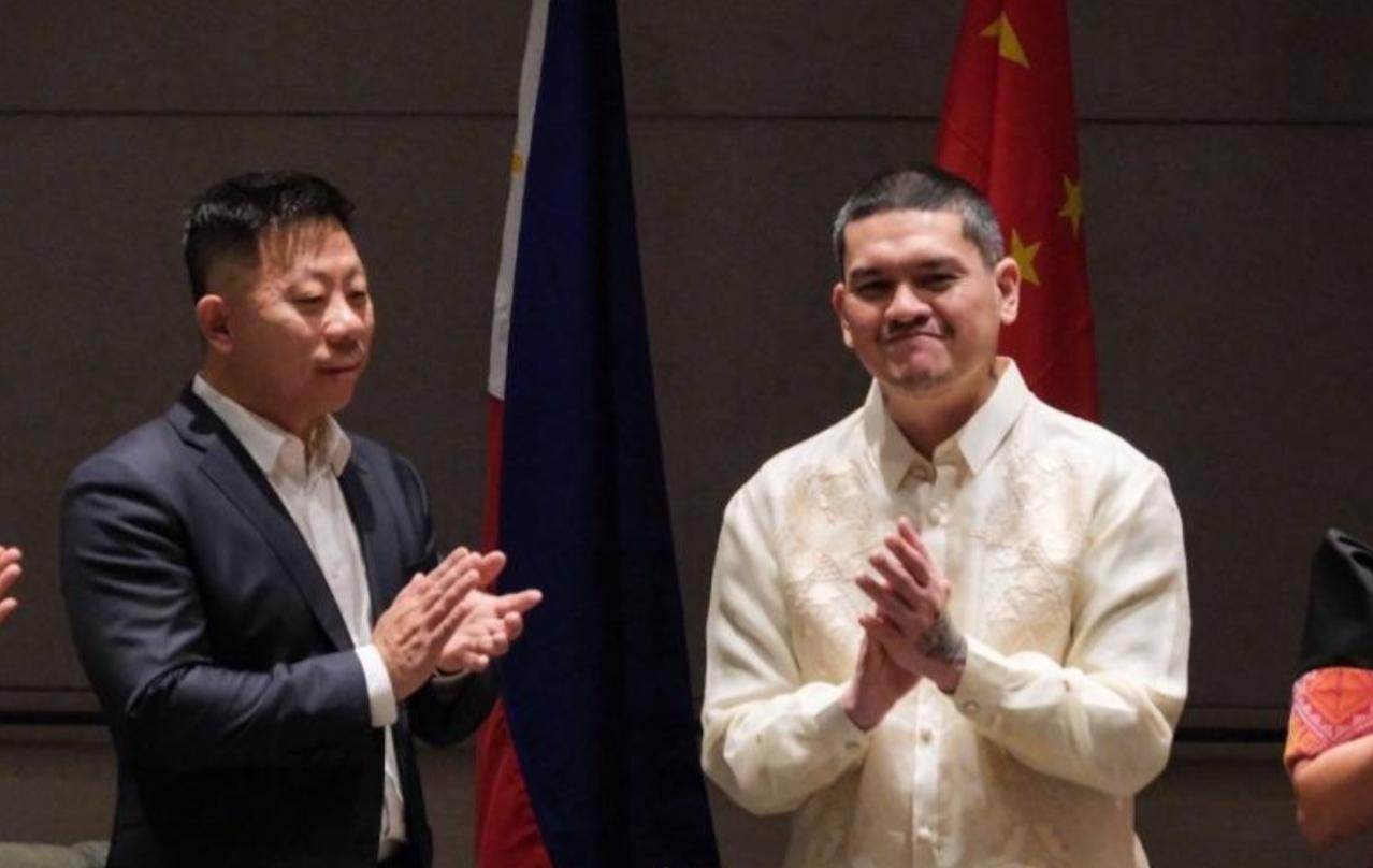 菲国政坛变天，小杜特担任党总裁，马科斯被催辞职，中方迎来良机。

最近菲律宾政坛