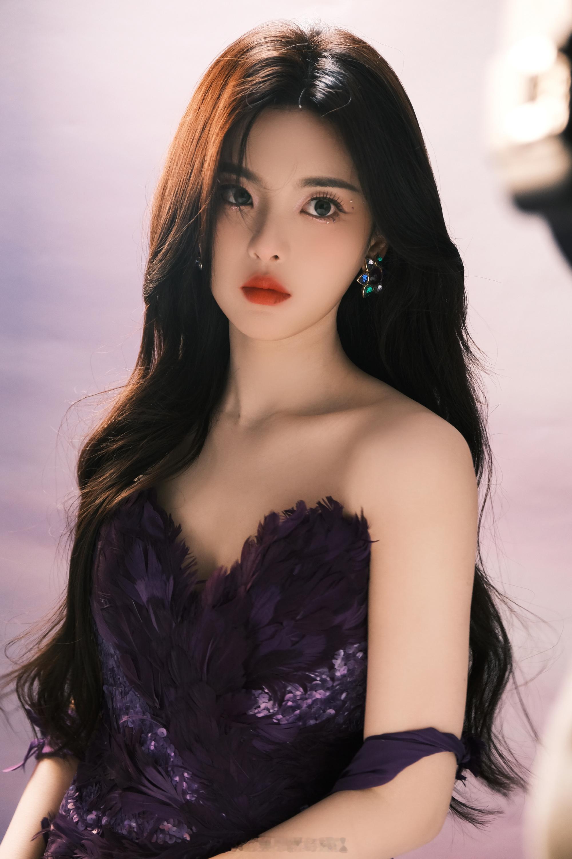 杨超越如梦似幻动静皆璀璨 ​​​