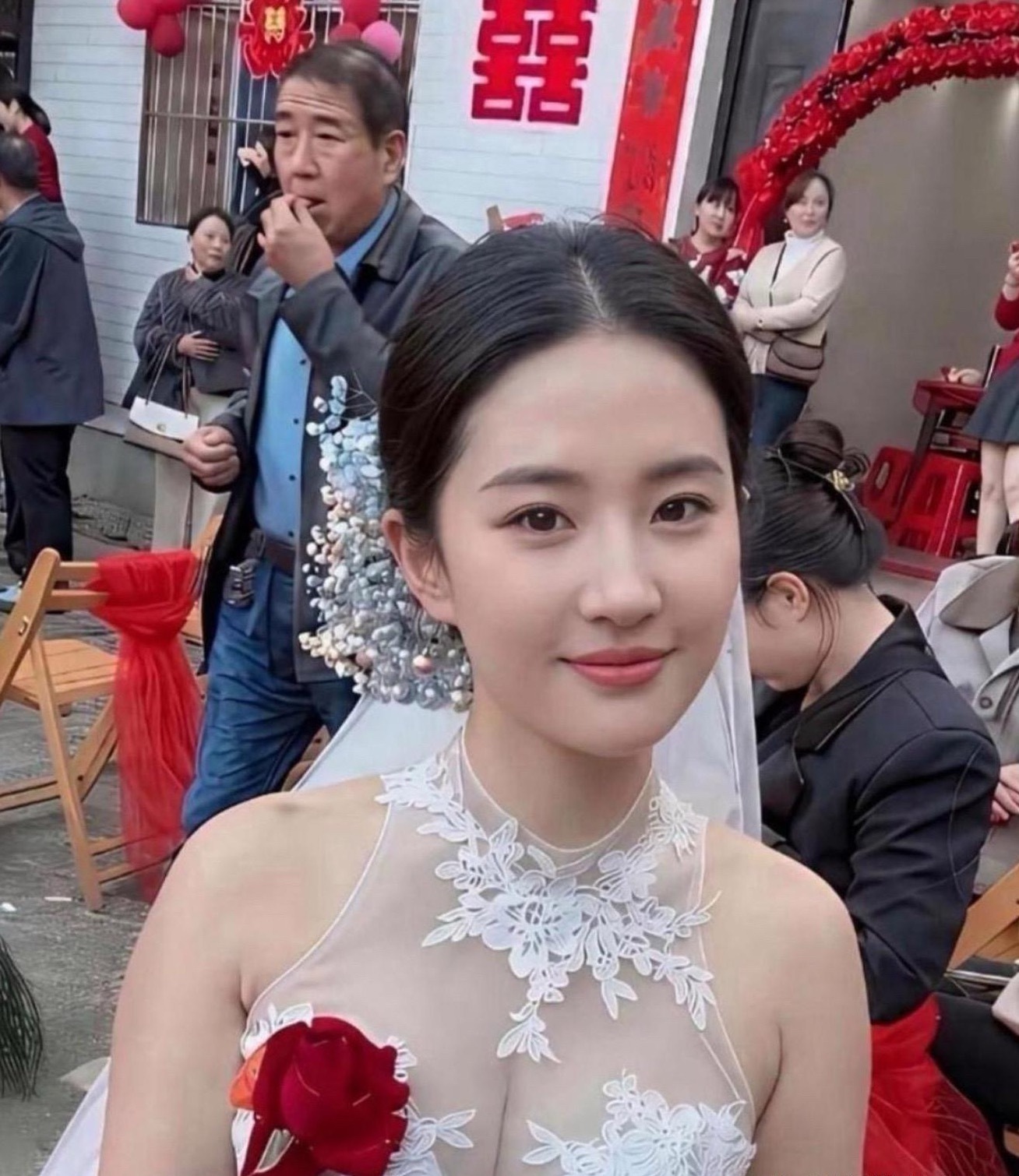 这个新娘，神似刘亦菲！ 