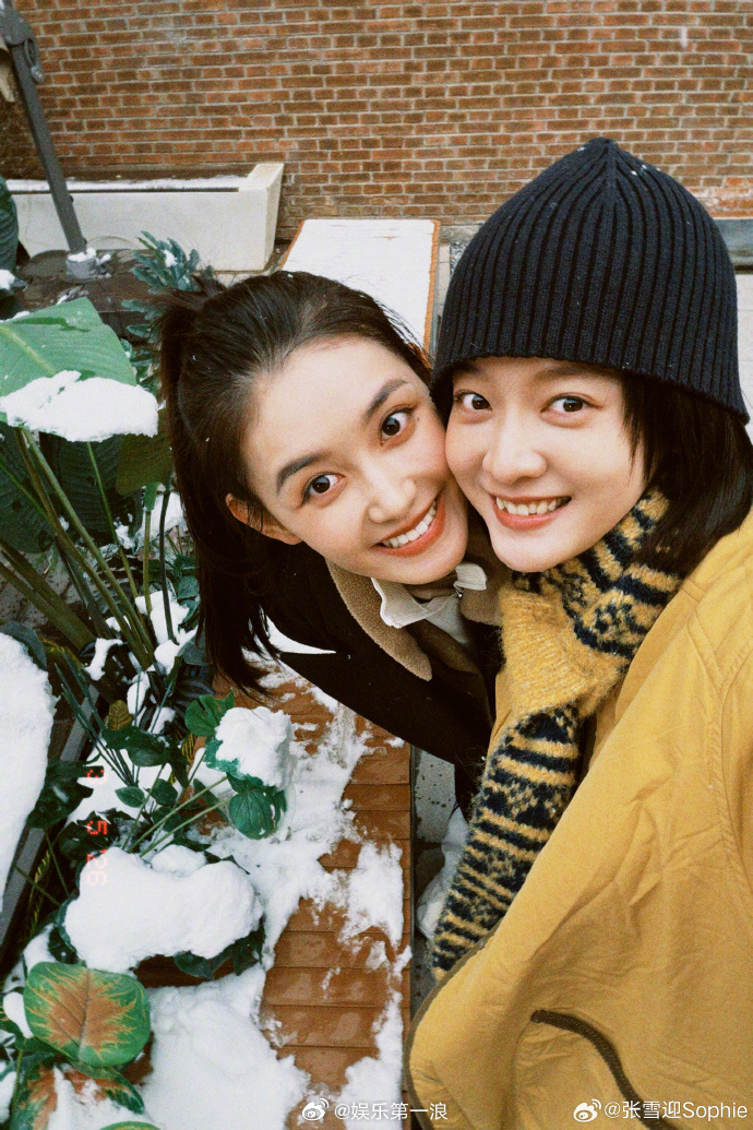 张雪迎蒋依依合照张雪迎蒋依依师姐妹合照 哇师姐妹合照！ 