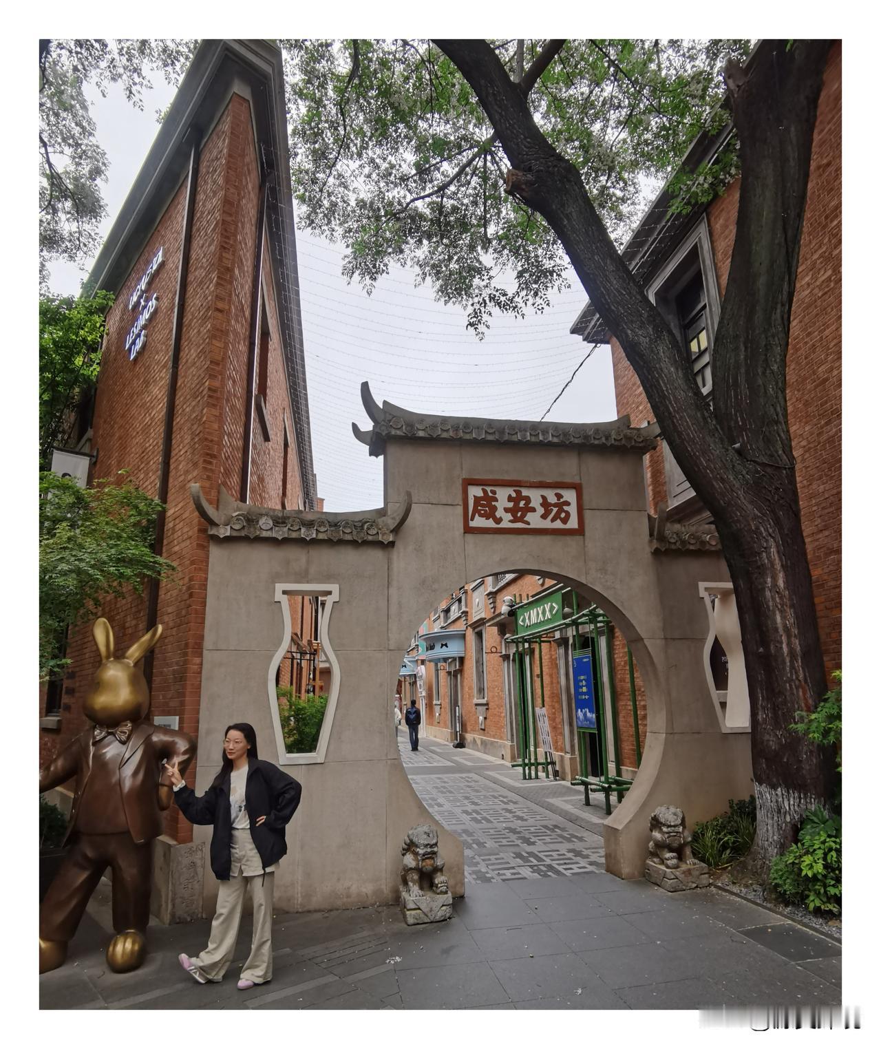 武汉古街道咸安坊掠影

咸安坊于1915年建成，地处武汉市南京路与胜利街的交界处