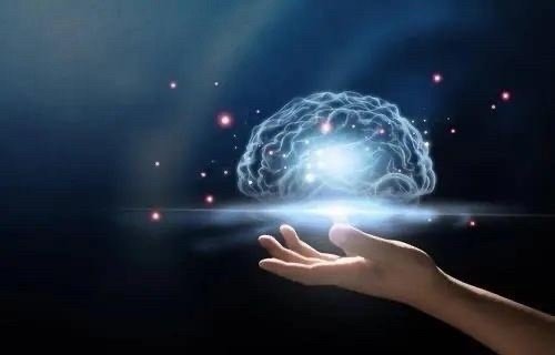 大脑就一给自己讲故事的工具，真正活得好的人，就是那种一直可以给自己讲出新故事的人