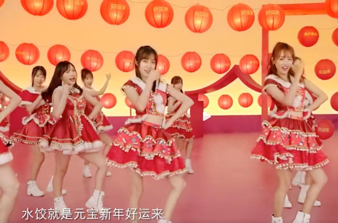 【丝芭被判赔偿前合作方32万】丝芭因拖欠律师费被起诉企查查APP显示，近日，法院