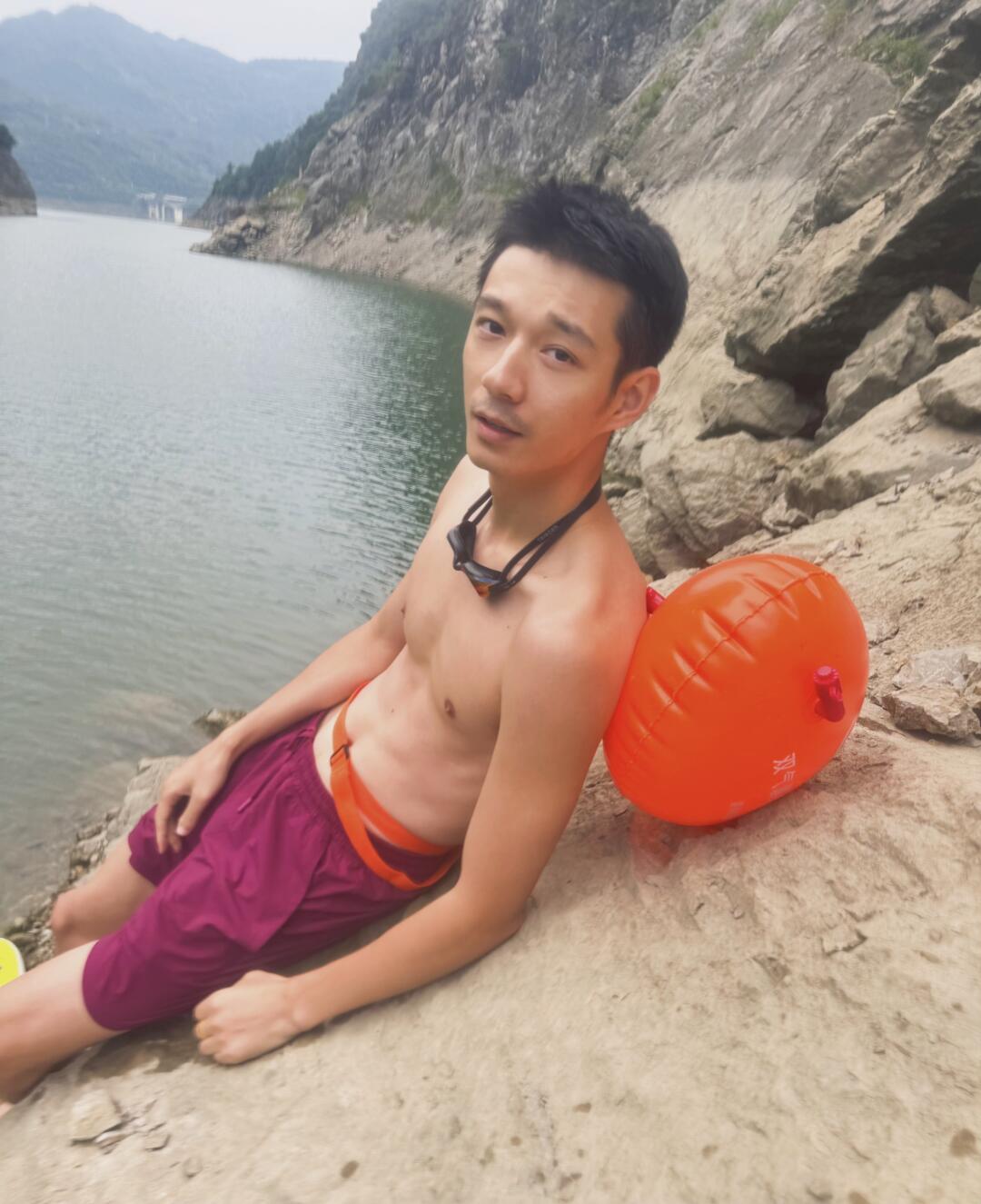 在户外黑的很快 但很快乐