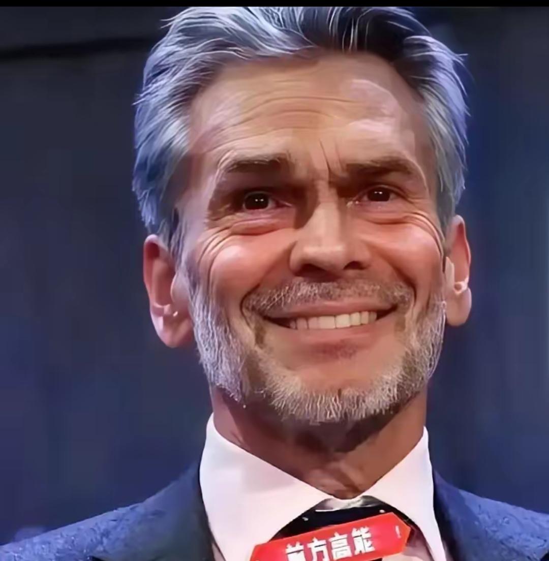 荷兰光刻机巨头ASML表示，现在在美国的技术封锁下，中企想获取EUV光刻机几乎不