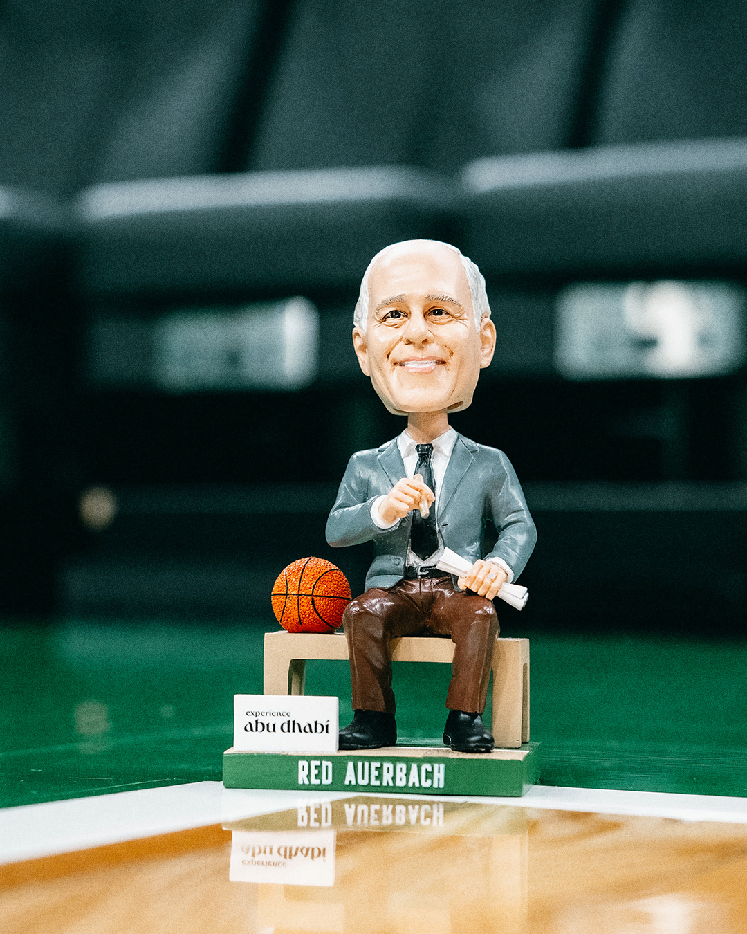 今晚前5000名到场的球迷会获赠红衣主教奥尔巴赫的摇头公仔☘️波士顿凯尔特人 |