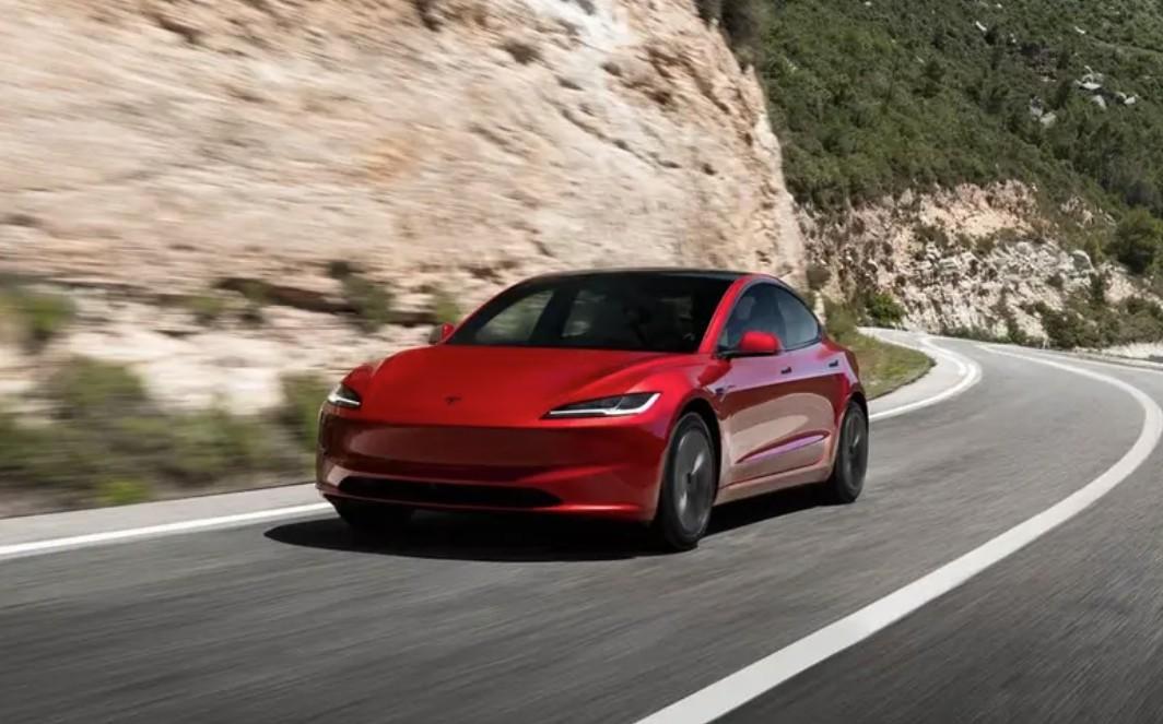 新款特斯拉Model 3发布，智驾算力升级，价格不变，续航达到830公里！

 