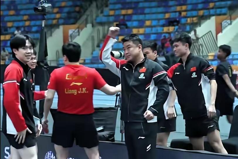 中国男团创造了奇迹
这得谢谢日本少爷，
你再来中国打球，饮料管够
 
先给“日本