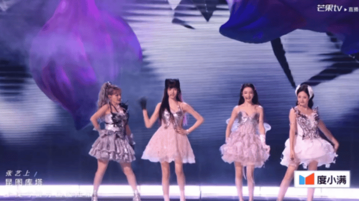 代斯绝美特写镜头代斯好像芭比公主 代斯的特写镜头每一帧都能截下来当壁纸。不是修图