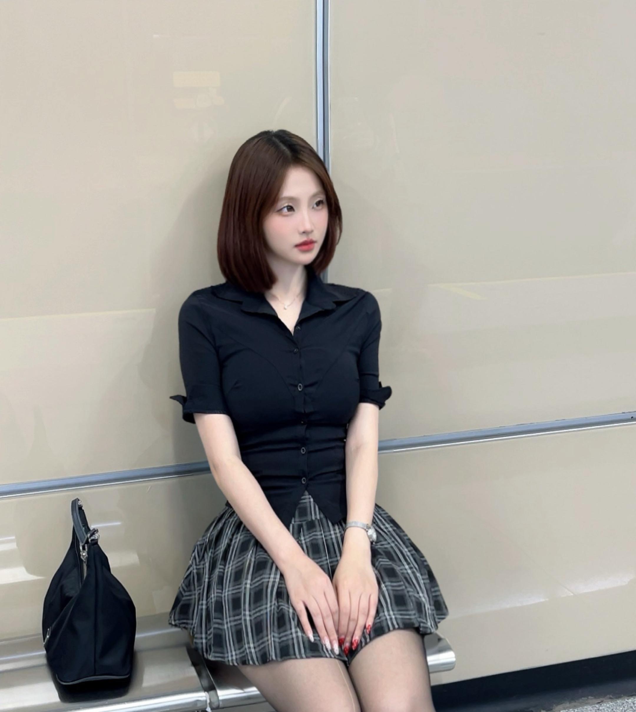 请靠近我跟我的心