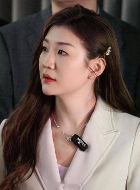 一人一张运动员反差神图 看着这话题想起我们的城市骄傲，那年东京奥运夺冠在现场留下